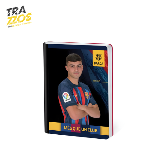 Cuadernos escolares cosidos con lomo negro con jugadores en la portada. 