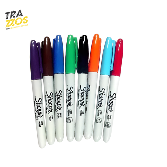 Marcador delgado con cuerpo color gris plástico y  tapa Morada, Café, Azul,Verde,Negro, Naranja, Azul claro y  rojo. 
